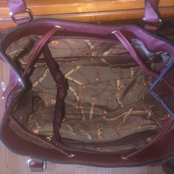 NWOT GORGEOUS burgundy handbag!!! - Picture 5 of 6